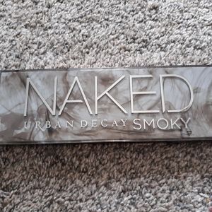 Urban Decay Naked Smoky Palette